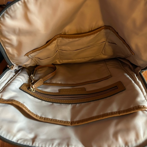 Michael Kors backpack - Picture 3 of 10